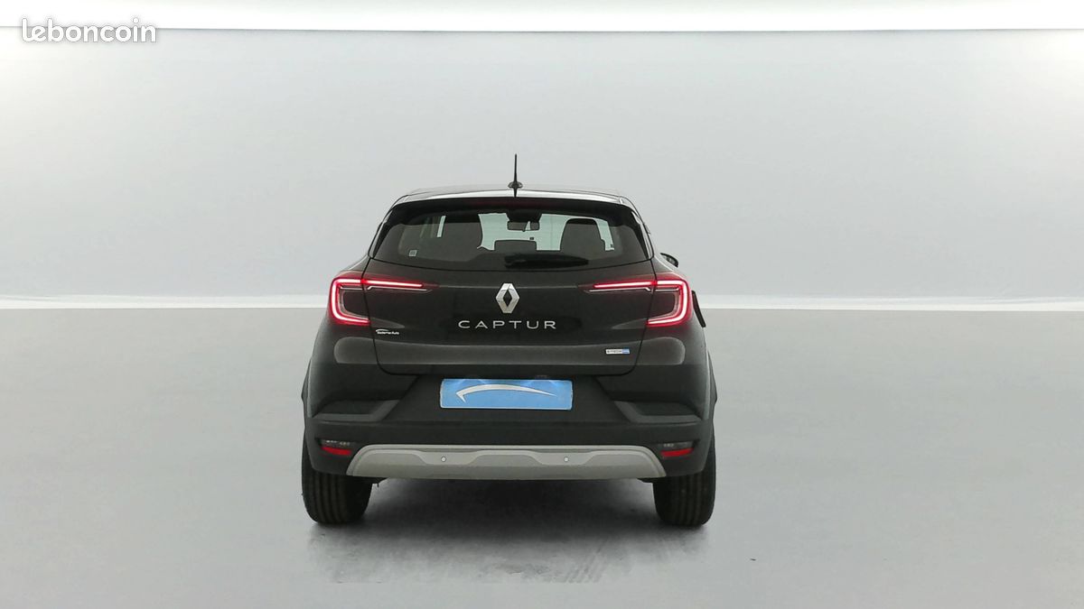 RENAULT Captur E-Tech 145 - 21 Business (image 4)