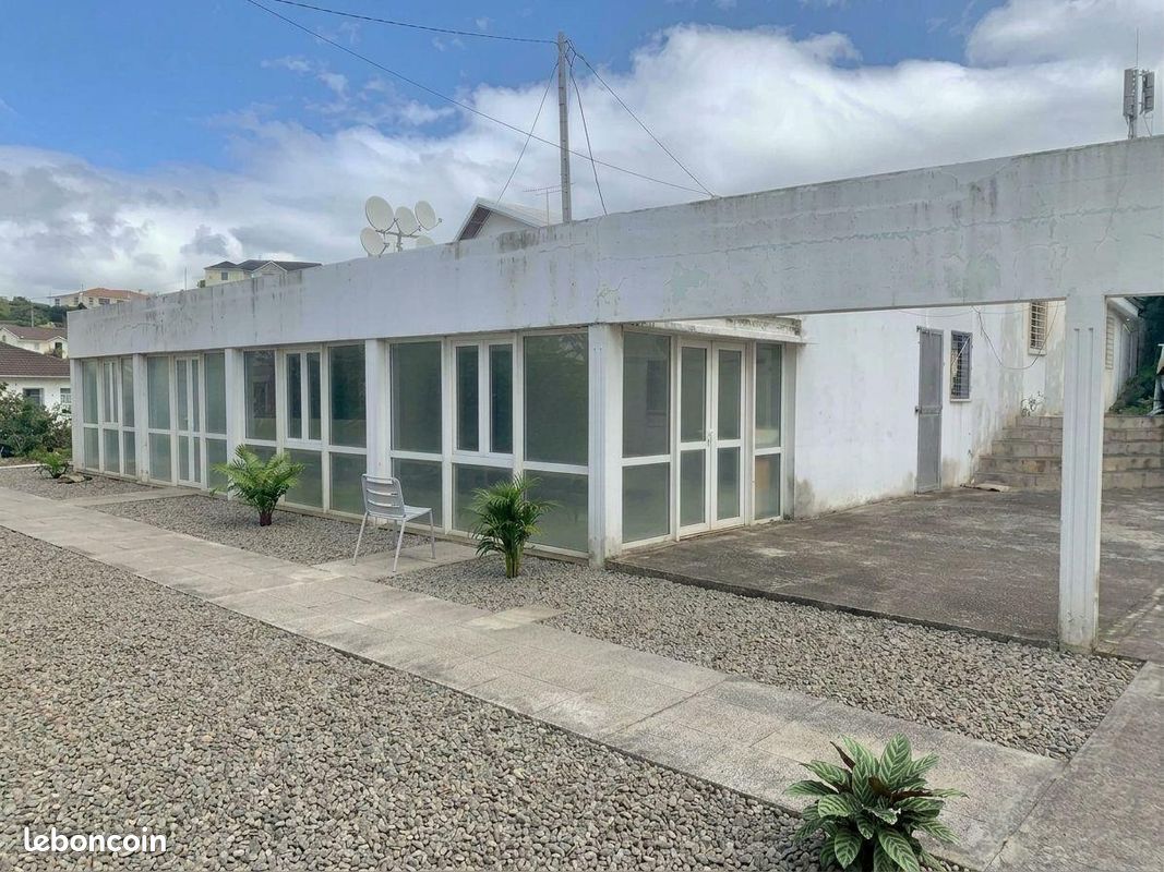 Maison 4 pièces 196 m² · à Saint-Denis · 196 m² · 397 680 €