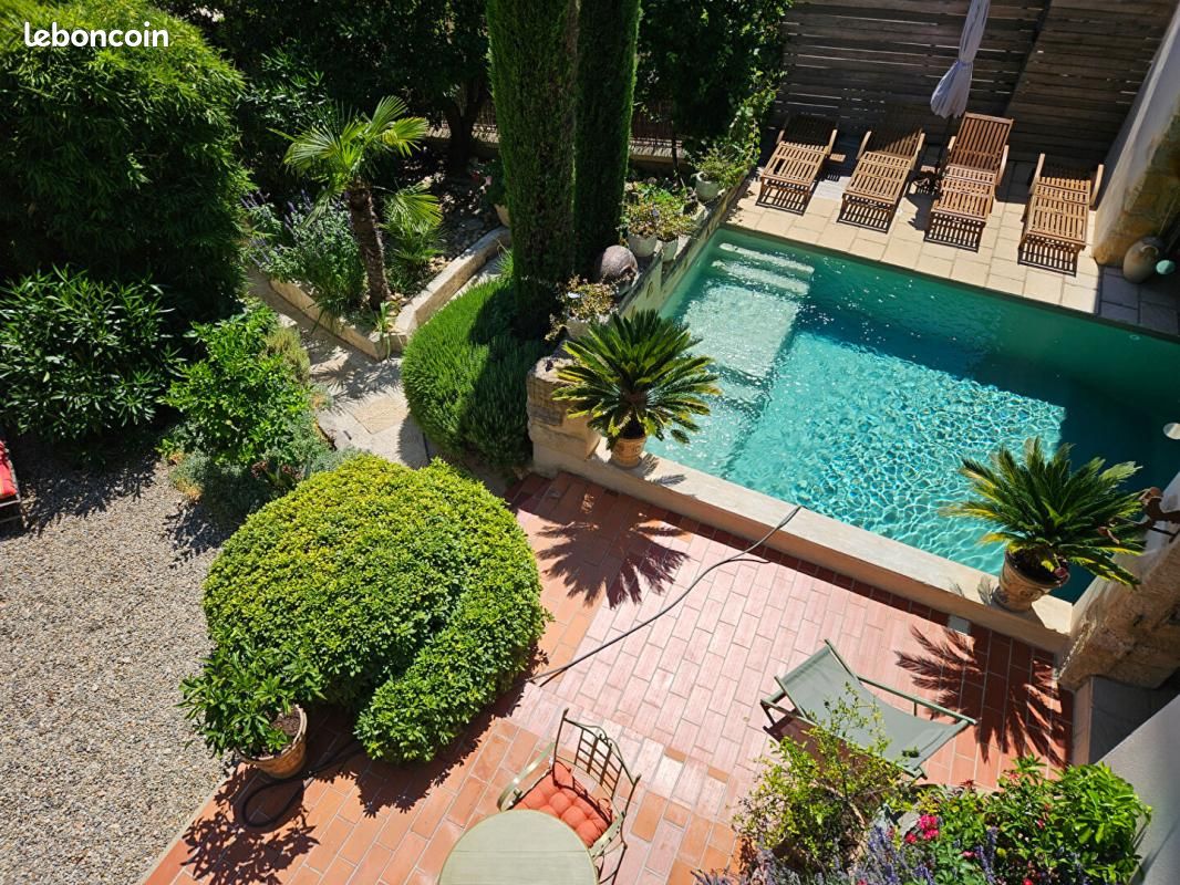 Maison 8 pièces 260 m² · à Montfaucon · 260 m² · 850 000 €