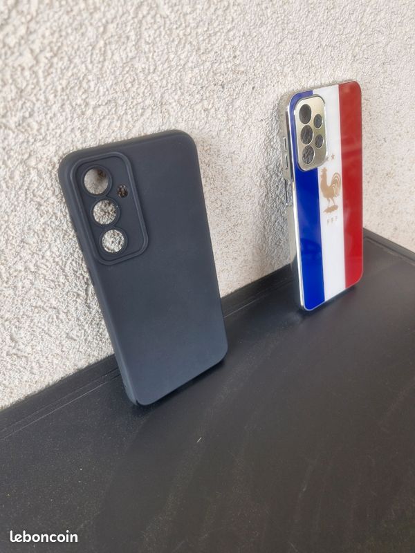 Vend lot de coques de téléphone galaxi neuve la noir F23FE et l’autre SX A 23 neuve (image 3)