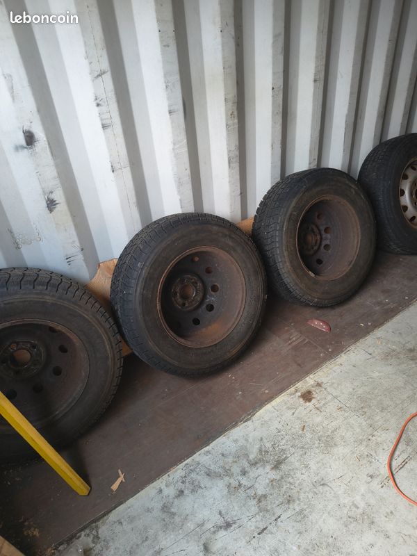 Pneus 4x4 235/70 R 16 105S (image 3)