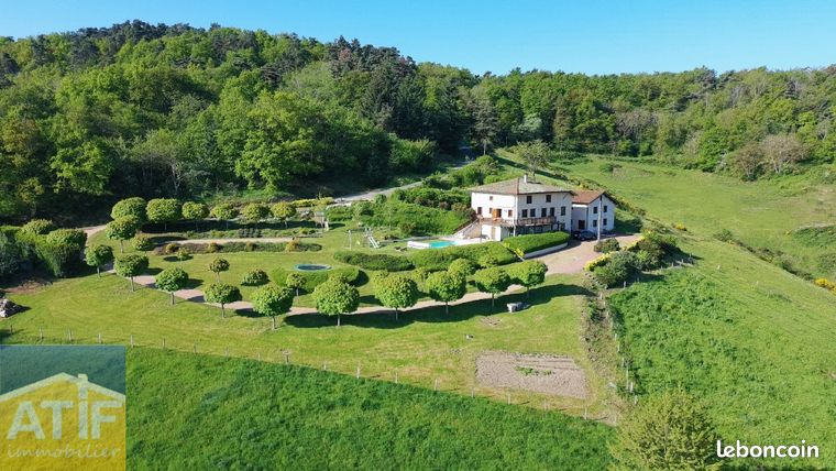 Propriété 5 pièces 152 m²