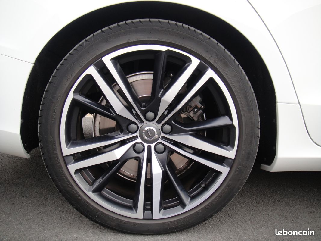 VOLVO S60 T8 Twin Engine 303 + 87ch R-Design Geartronic 8 (image 20)