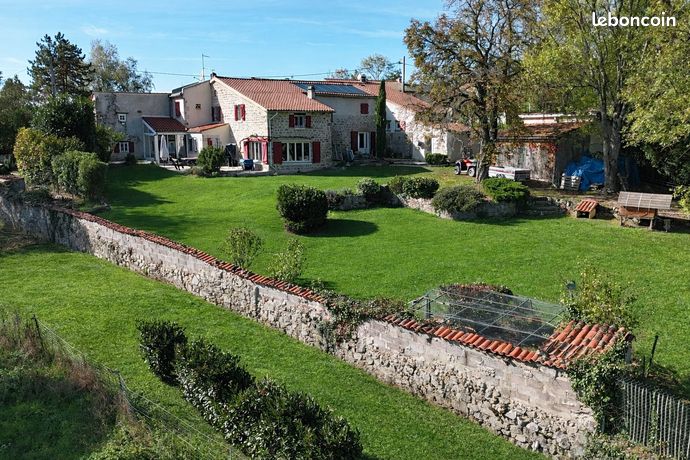 Maison 7 pièces 257 m²