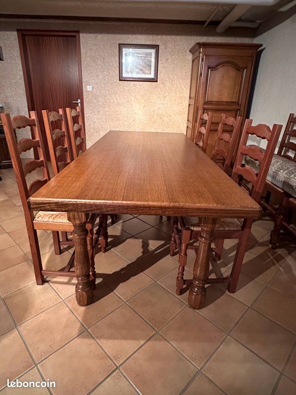 Vends table et 6 chaises (image 1)