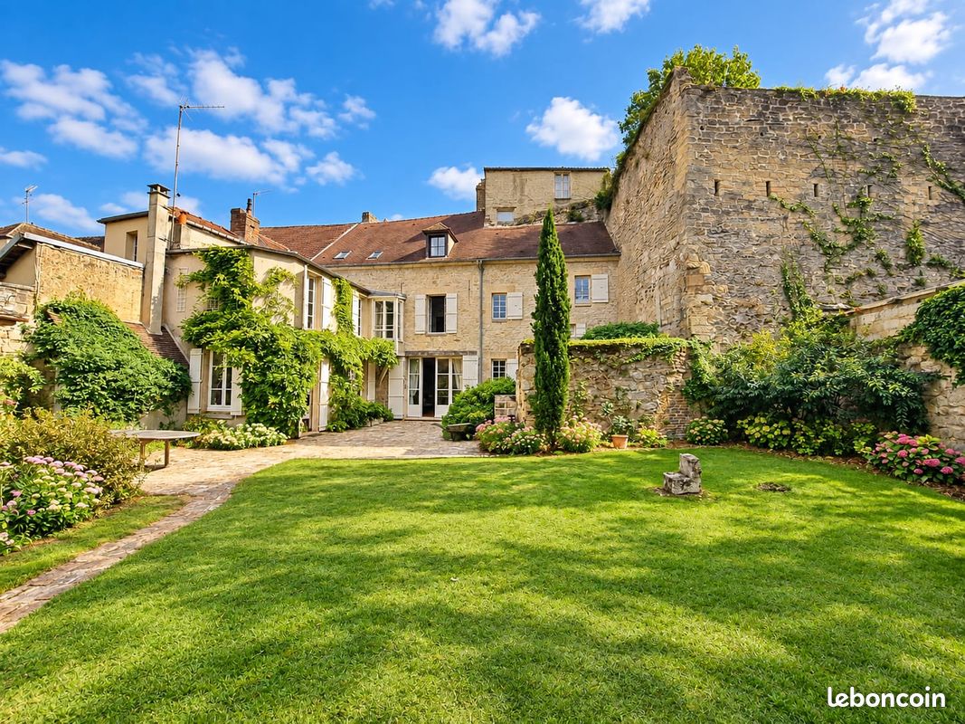 Maison 9 pièces 238 m² · à Senlis · 238 m² · 939 000 €