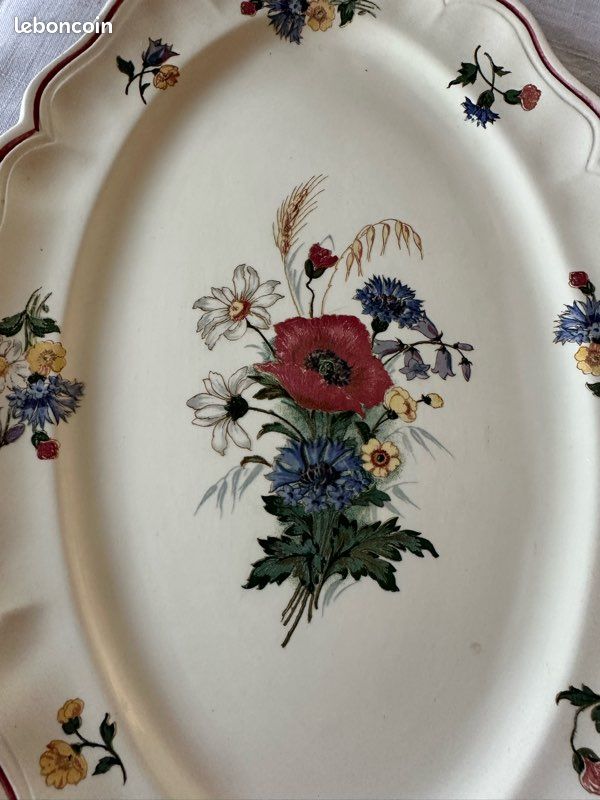 Plat à gâteau sur piedouche ancien en faïence de Sarreguemines - Arts de la table