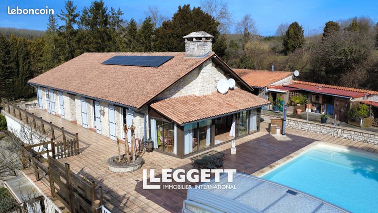 Maison 9 pièces 240 m²