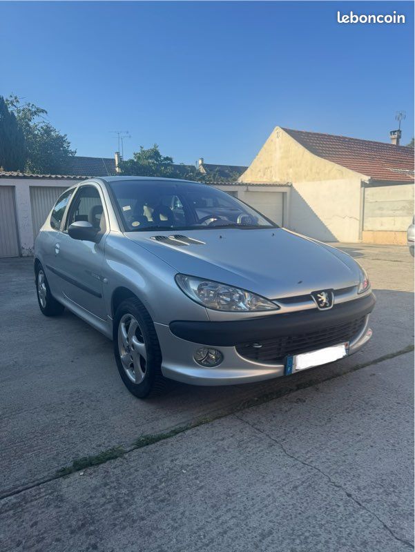 Peugeot 206 1.6 quiksilver (image 1)