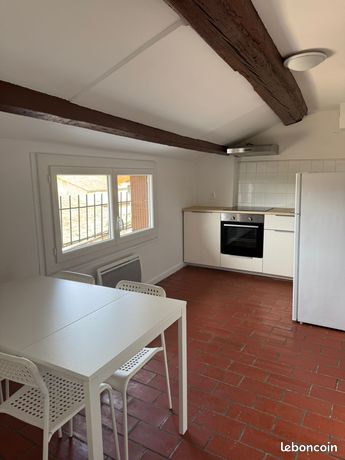 Charmant T3 lumineux avec vue imprenable sur les toits de Roquemaure