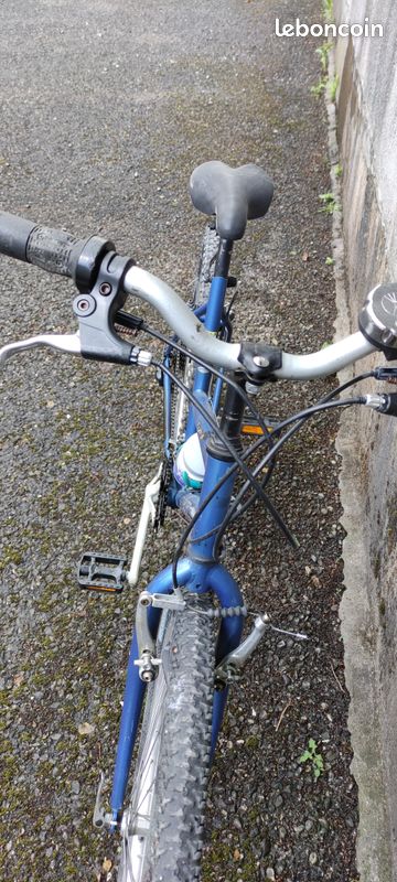Un vélo type VTT cadre 18 pouces ou 46 centimetres. Bon état (image 1)