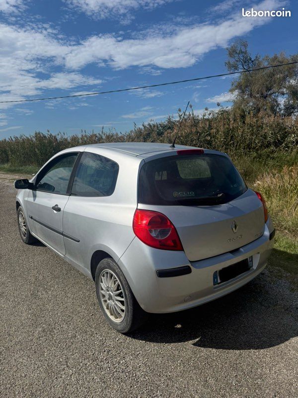 Clio 3 1.4i 98ch (image 3)