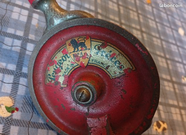 Ancienne Perceuse à Main Peugeot Frères N°4B – Fabriquée En France