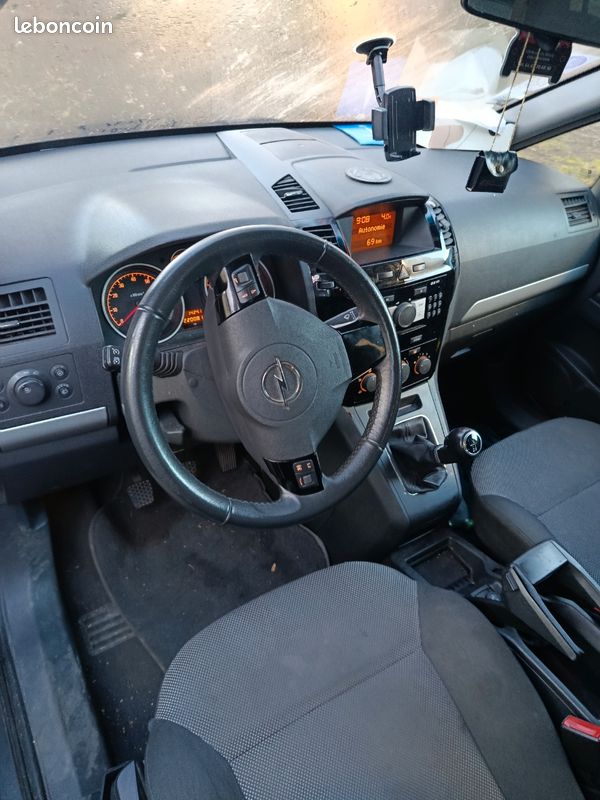 Opel Zafira essence (image 1)