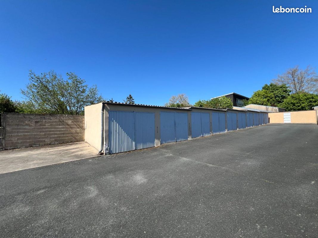 Parking 150 m² · à Châteauroux · 150 m² · 80 700 €