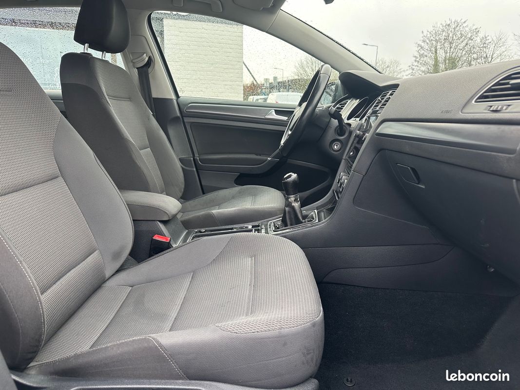 Volkswagen GOLF VII 1.0 TSI 110 TRENDLINE BVM6 (image 4)