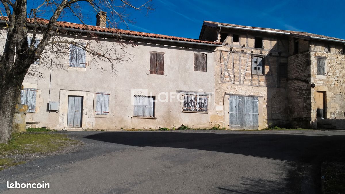 Maison 10 pièces 233 m² · à Le Verdier · 233 m² · 109 000 €