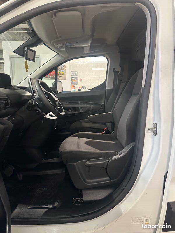 Peugeot Partner 1.5 BlueHDi 130ch BVA – 2021 – Garantie 12 mois (image 4)