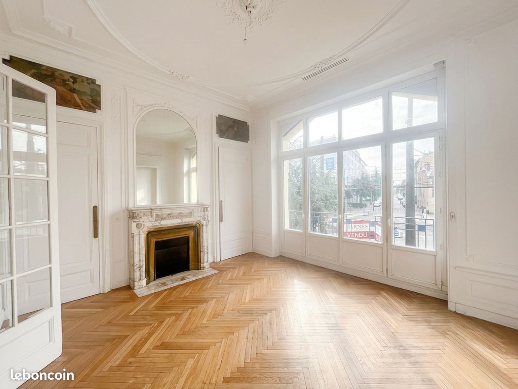 Maison 6 pièces 148 m² · à Caluire-et-Cuire · 148 m² · 849 000 €