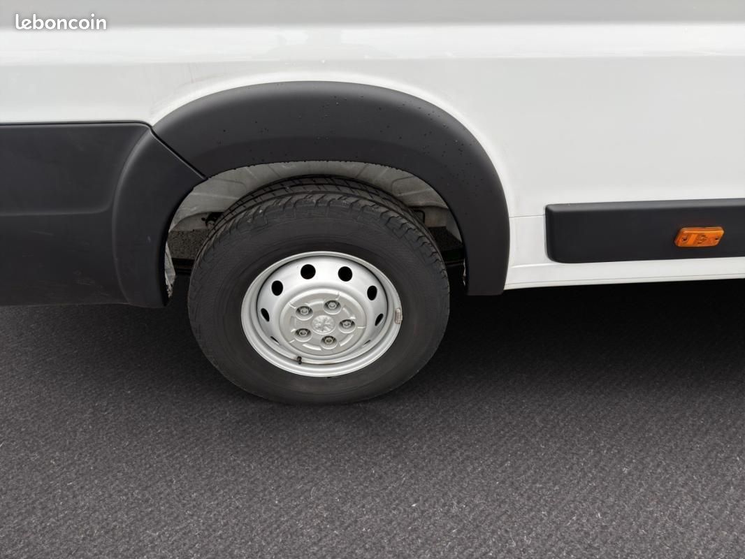 Peugeot Boxer FOURGON TOLE 435 L4H2 BLUEHDI 140 S&S ASPHALT (image 23)