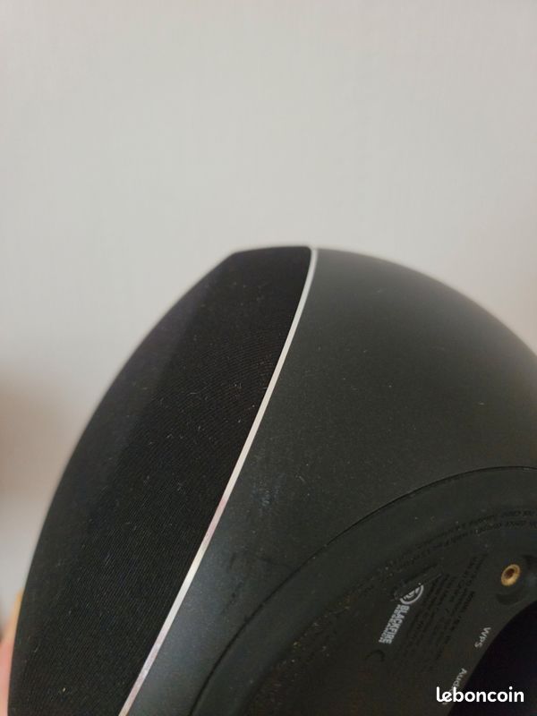 Test Enceinte Harman/Kardon Aura Studio 4 : un dôme lumineux et musical