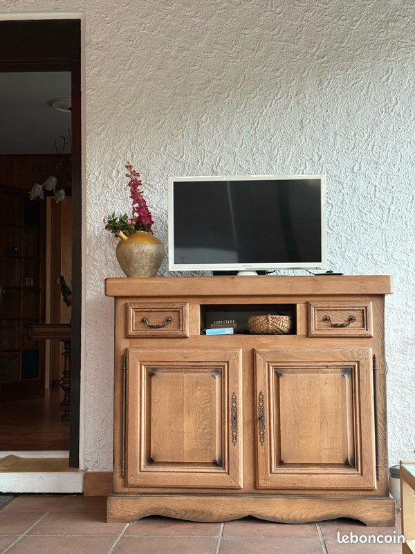 Meuble télévision en chêne (image 1)