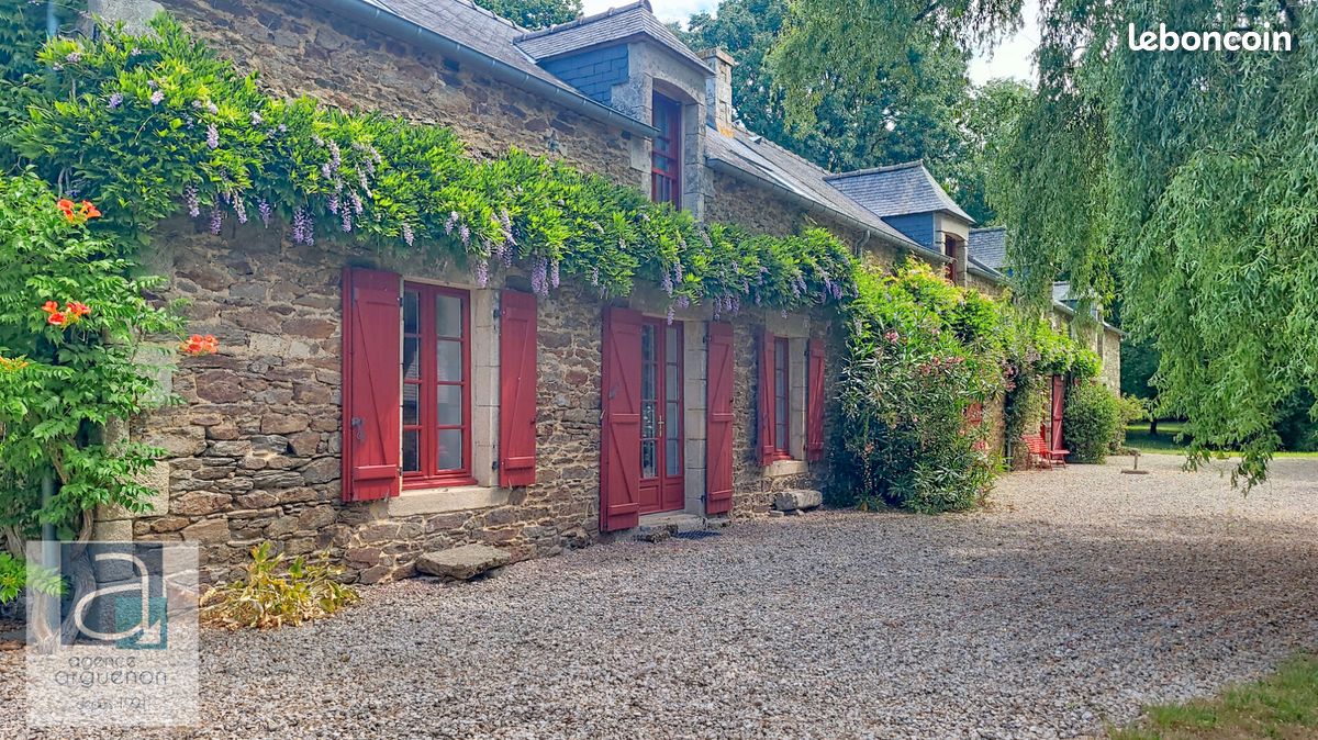 Maison 12 pièces 320 m² · à Corseul · 320 m² · 707 200 €