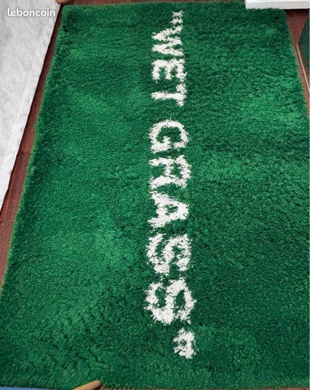 Tapis WET GRASS, issu de la collaboration entre IKEA et Virgil Abloh (Off-White) quasiment neuf - Décoration