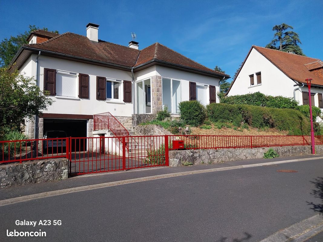 Maison 5 pièces 130 m² · à Arpajon-sur-Cère · 130 m² · 950 €/mois