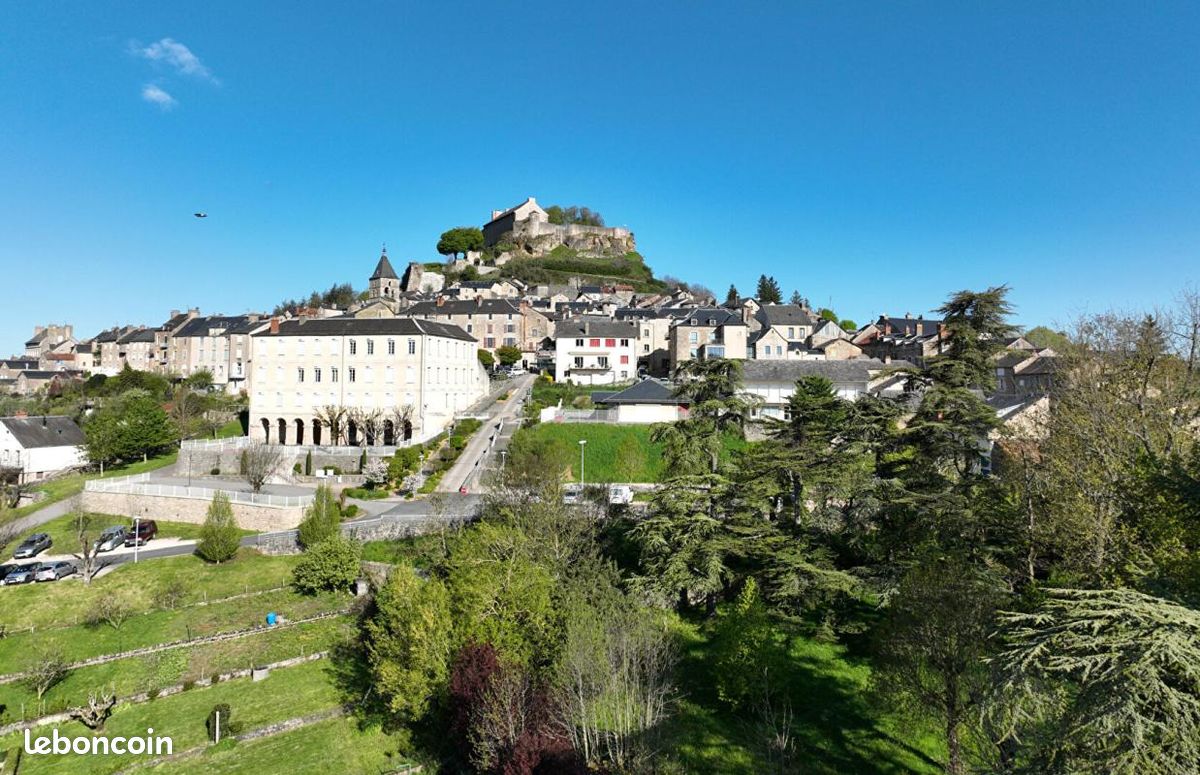 Maison 40 pièces 1300 m² · à Sévérac d'Aveyron · 1 300 m² · 485 000 €