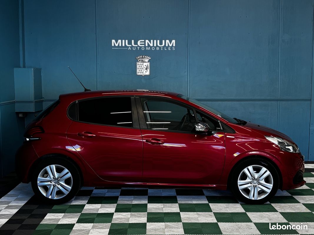 Peugeot 208 1.6 BLUEHDI 100CH STYLE 5P (image 5)