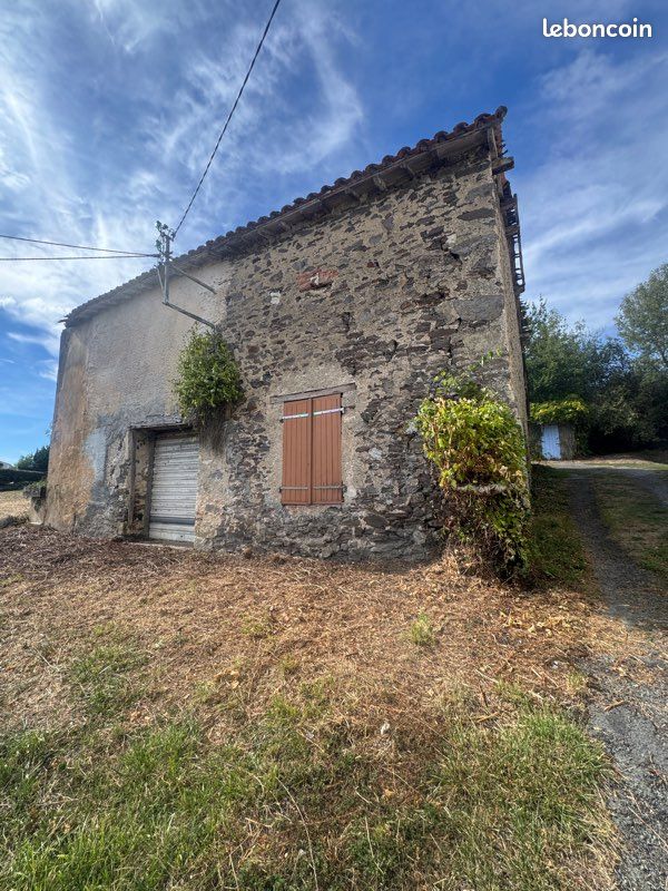 Maison 2 pièces 100 m² · à Faymoreau · 100 m² · 25 000 €
