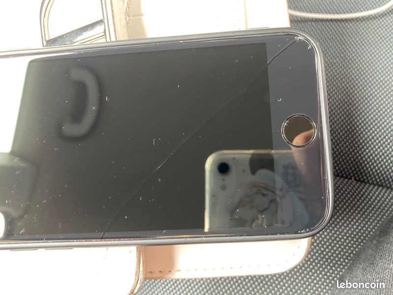IPhone SE 2020 Rouge (image 10)
