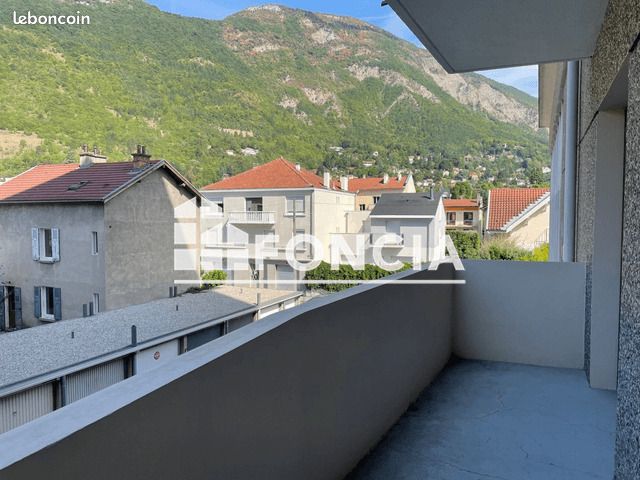 Appartement 3 pièces 71 m² · à Grenoble · 71 m² · 996 €
