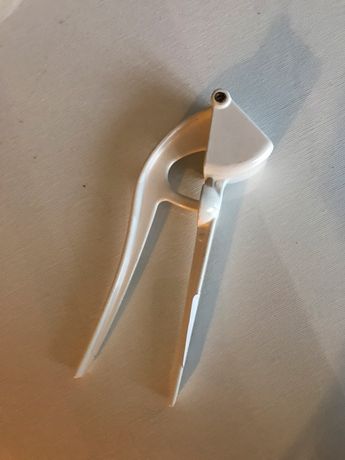 Couteaux en plastique d'occasion - Annonces vaisselle leboncoin - page 9
