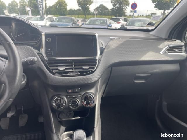 Peugeot 208 1.2 PureTech 82ch BVM5 Style (image 17)