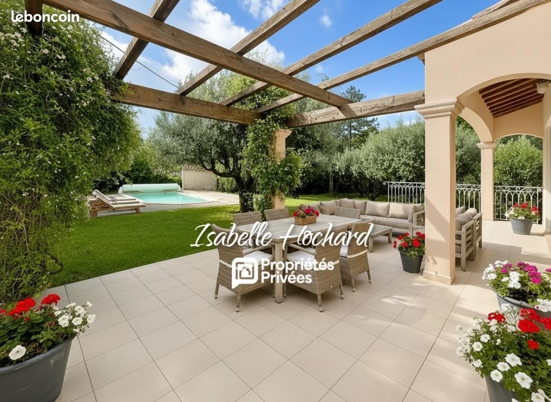 Maison 6 pièces 167 m² · à Cuers · 167 m² · 710 000 €