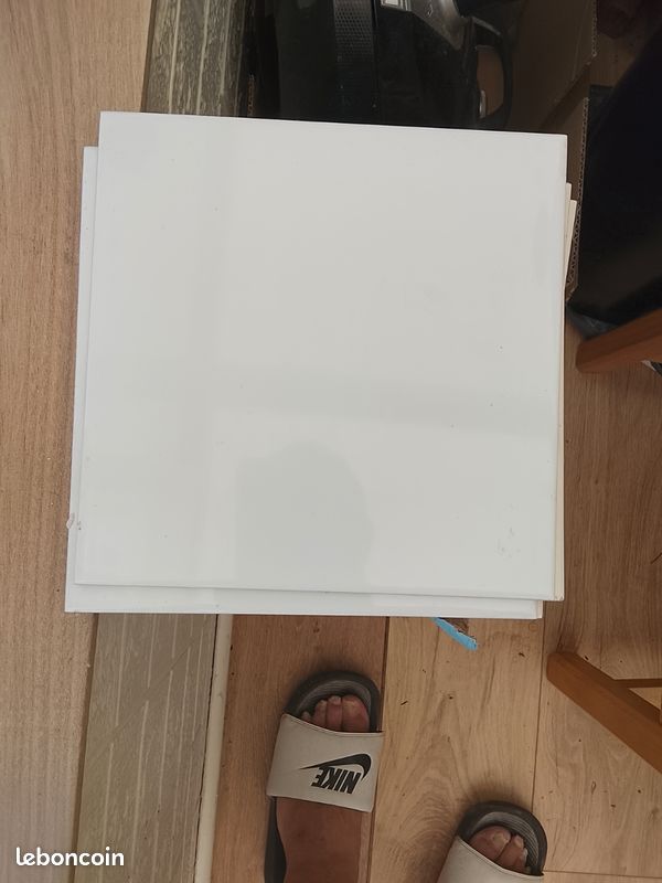 Vente carrelage carreaux 20X20 3 mètres carrés et carreaux de 15X15 6 mètres carrés le tout pour 30 euros (image 2)