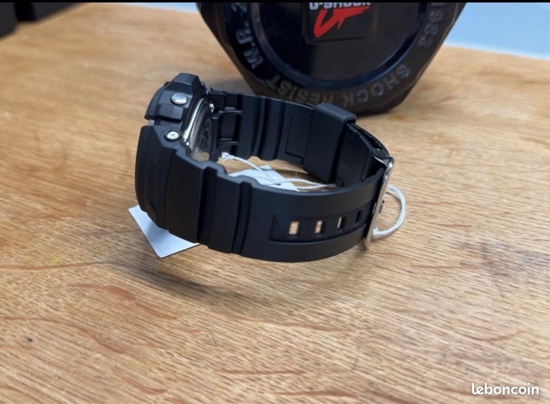 Casio G-SHOCK : Montre digitale homme, durabilité et style