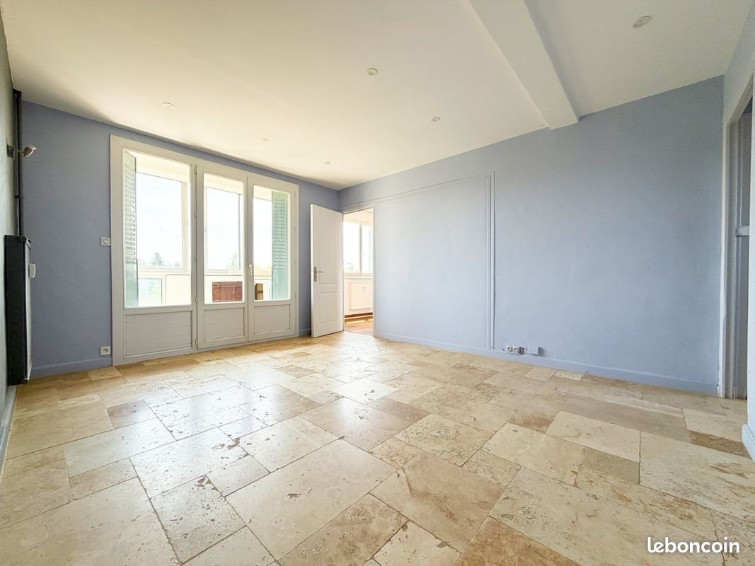 Appartement 4 pièces 67 m² · à Rillieux-la-Pape · 67 m² · 950 €