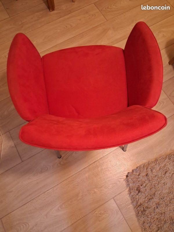 Deux fauteuils rouges (image 6)
