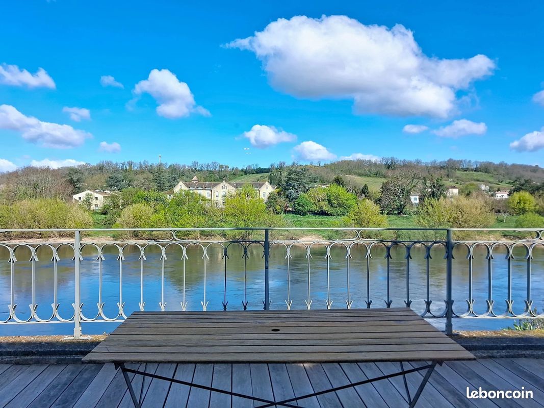 Maison 6 pièces 219 m² · à Sainte-Foy-la-Grande · 219 m² · 352 000 €