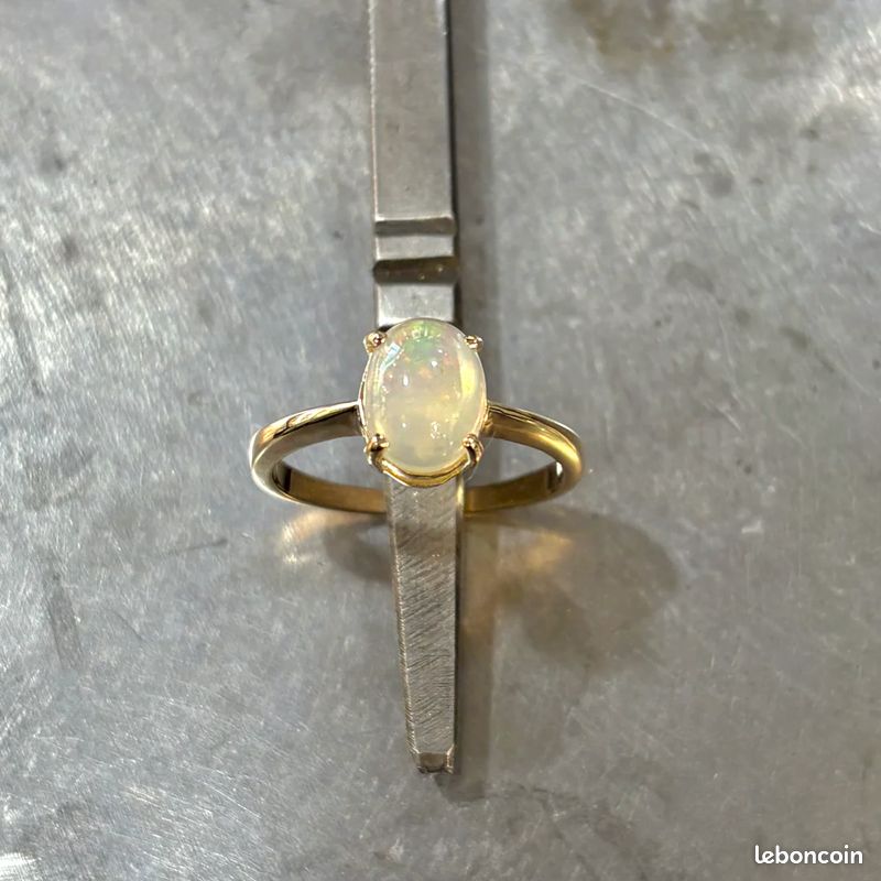 Bague Opale Or Jaune 18 carats Opale Montres Bijoux