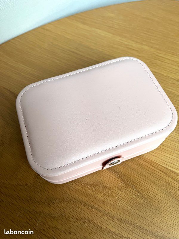 Boîte à Bijoux Ronde En Velours Minimaliste Caitlyn • Organiseur De Bijoux • Étui à Bijoux De Voyage • Étui De Rangement Pour Bijoux • Cadeau Pour Elle • XR008 - France