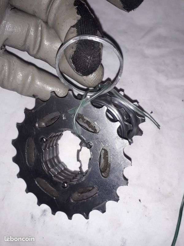 Cassette Shimano Hyperglide 7 Vitesses 12-21 dents -636 - Équipements vélos
