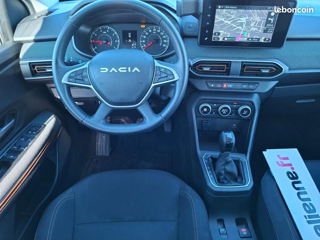 Dacia Sandero TCe 90 CVT Stepway Expression + toit ouvrant + radar av et caméra recul + clim auto... (image 12)