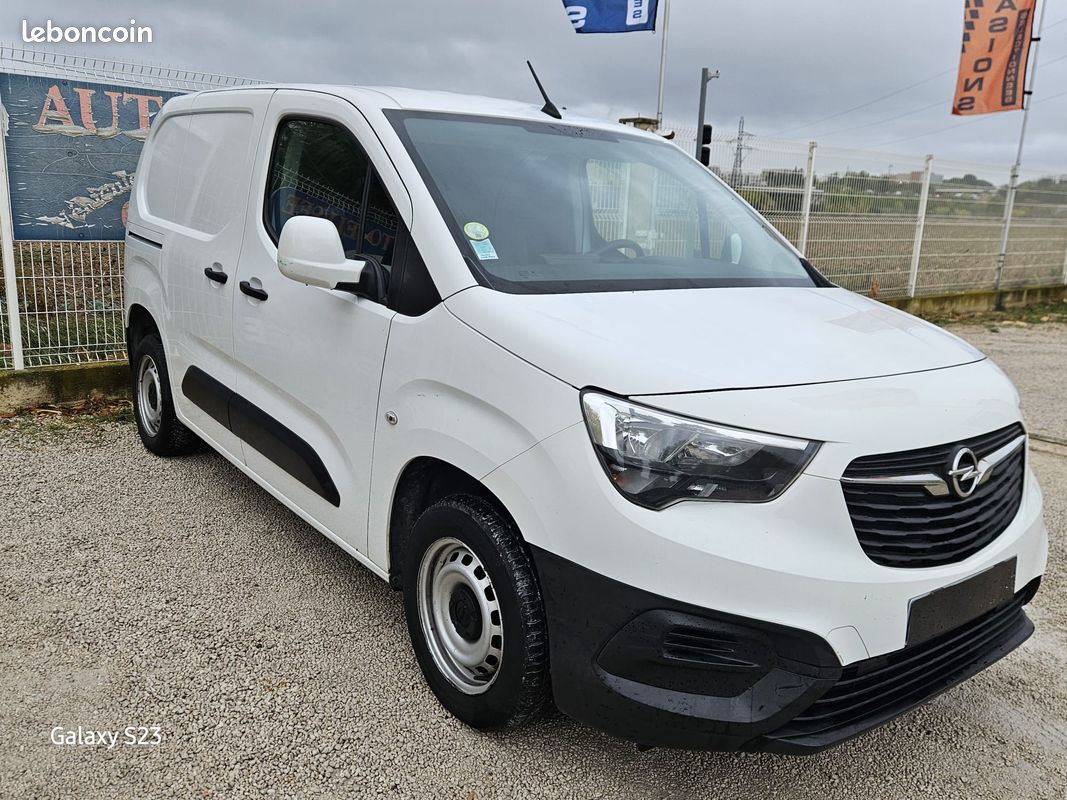 Opel Combo Cargo 1.5 CDTI 100cv Standard Pack Clim 2020 1ère Main (image 1)