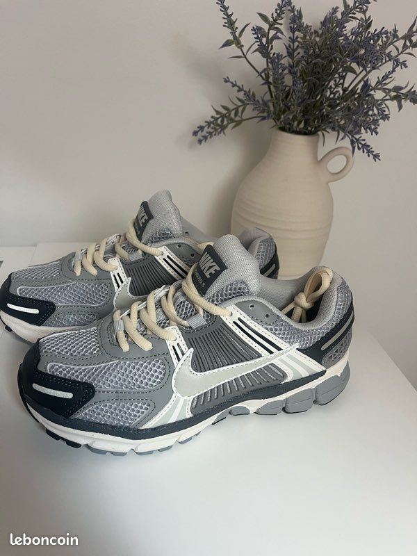 Nike vomero 5 grises (image 2)