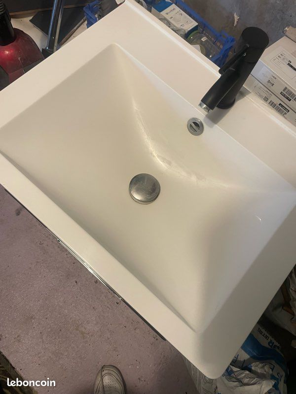 Lavabo suspendu (image 2)