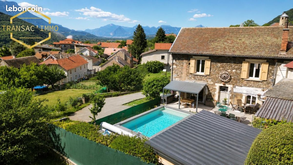 Maison 5 pièces 160 m² · à Saint-Georges-de-Commiers · 160 m² · 410 000 €